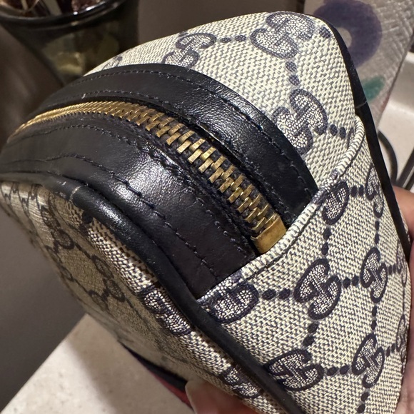 Gucci Sherry Line Toiletry Bag - Picture 3 of 8